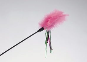 Играчка-въдица с пухчета и връвки