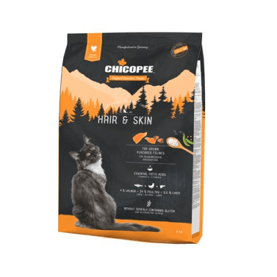 Храна за израснали породисти котки Chicopee Holistic Nature Line Hair&Skin, за красива козина и кожа - две разфасовки