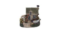 Красива къща с цветя