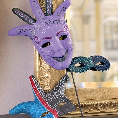 Маска, котка, бяла