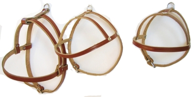 нагръдник тип “пекинез“ червен