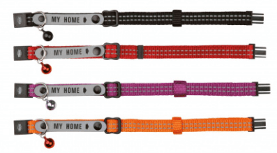 Светлоотразителен нашийник с допълнителен раздел за закачане на адресник. 