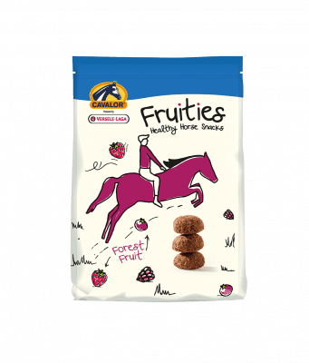 CAVALOR Fruities  750G - лакомство награда - витамини, минерали, горски плодове