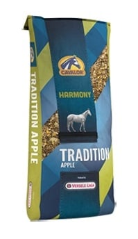 CAVALOR Tradition Apple 20KG  -Базова храна с резенчета ябълка за коне при лека работа и поддръжка