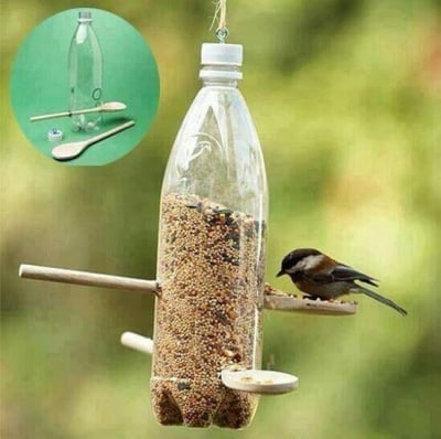Хранилка за птици от бутилка