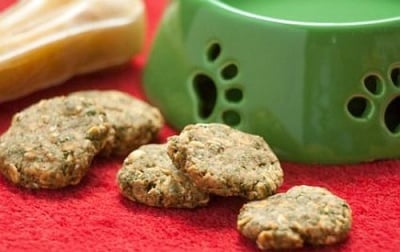Пригответе сами домашни овесени бисквитки, полезни за кучето ви