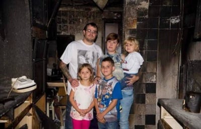 Семейството, спасено от пожар, благодарение на котката си