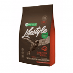 Пълноценна храна за кастрирани котки Nature`s protection Lifestyle, със сьомга и крил, без зърно, три разфасовки