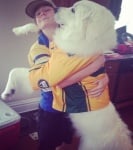 Кучето споделя радостта