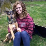 Линдзи Джакобелис с осиновеното си куче